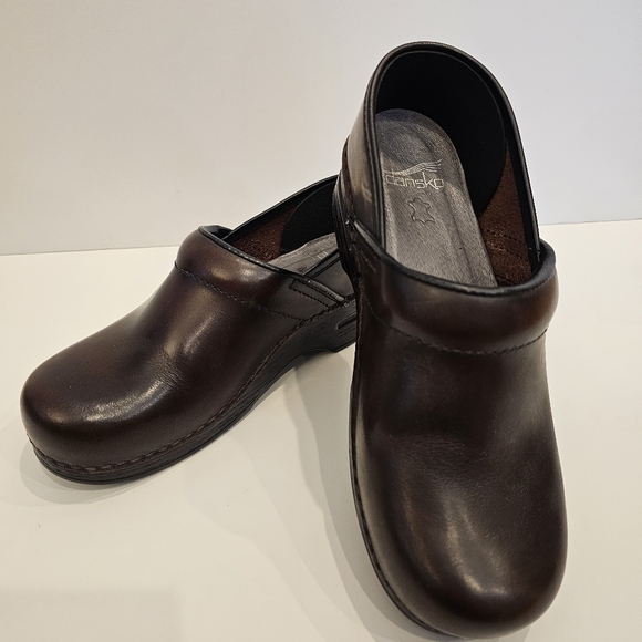 Dansko Shoes - Dansko Women's Pro XP Dark Brown Leather Clogs / Mules Size 38